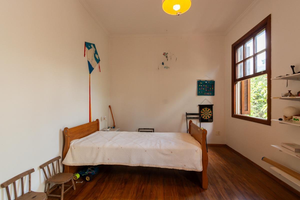 Aconchegante casa tipo para venda em Pacaembu com 5 quartos, sendo 2 suítes, 400m² – karinaugustinsk