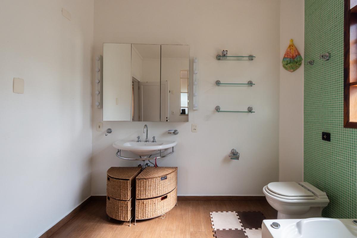 Aconchegante casa tipo para venda em Pacaembu com 5 quartos, sendo 2 suítes, 400m² – karinaugustinsk