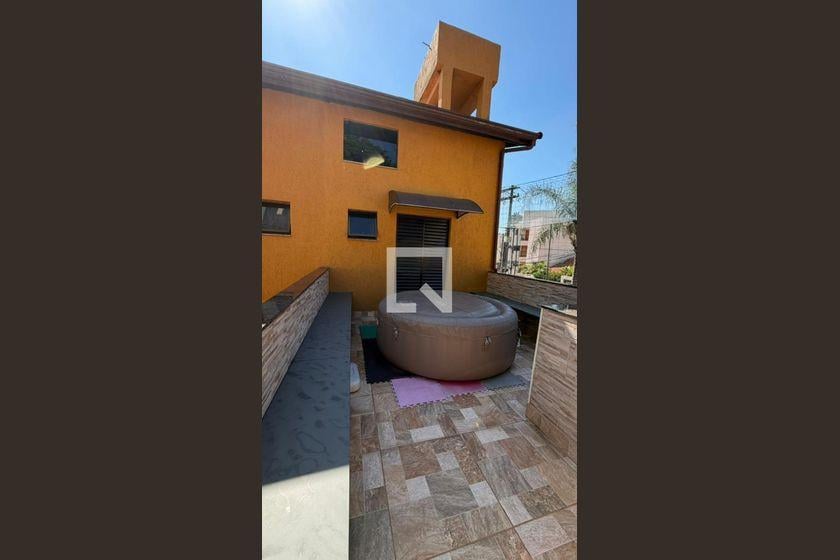Casa à Venda – Fazenda Aricanduva, 3 Quartos, 92 m² – São Paulo