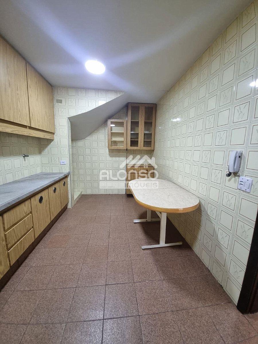 Casa com 230 m² e 3 quartos para aluguel no Jardim Bonfiglioli, Butantã!