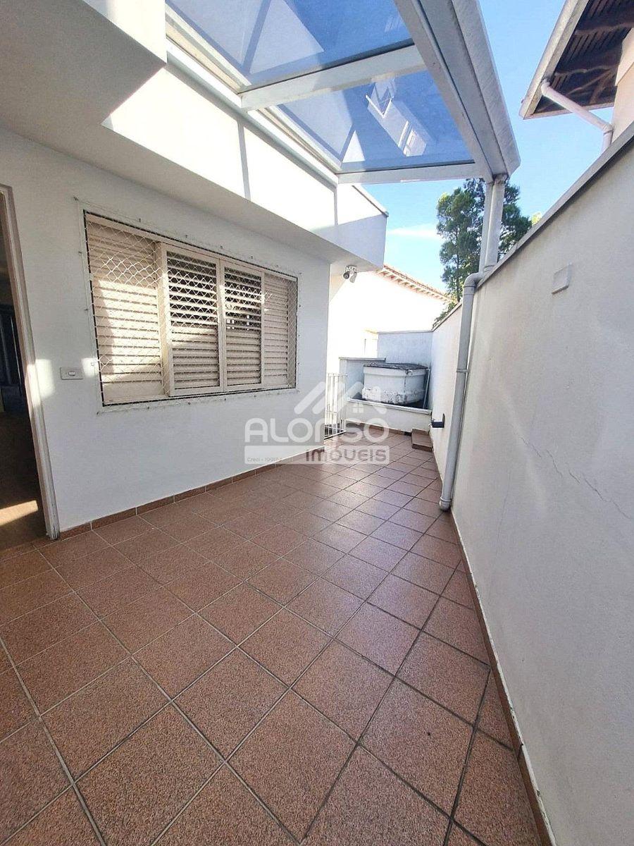 Casa com 230 m² e 3 quartos para aluguel no Jardim Bonfiglioli, Butantã!