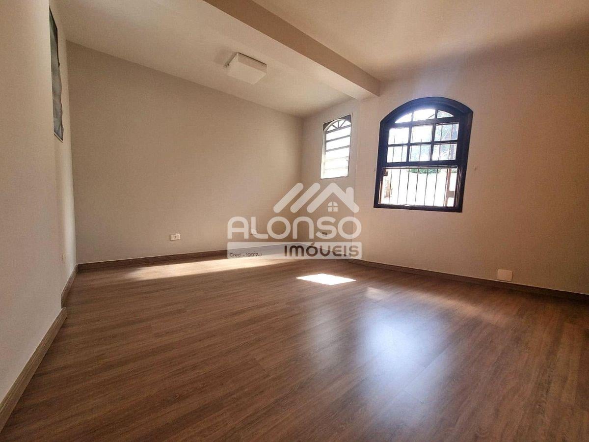 Casa com 230 m² e 3 quartos para aluguel no Jardim Bonfiglioli, Butantã!