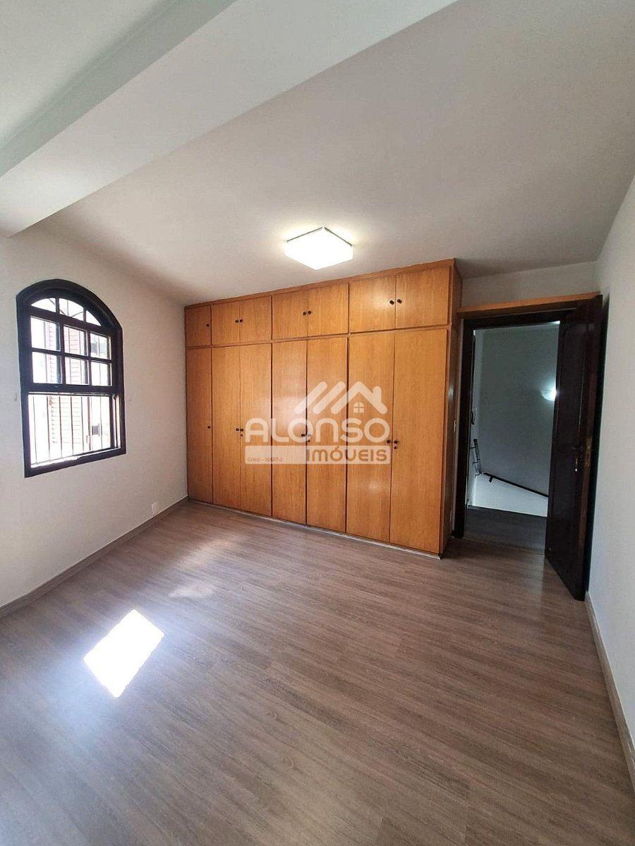 Casa com 230 m² e 3 quartos para aluguel no Jardim Bonfiglioli, Butantã!