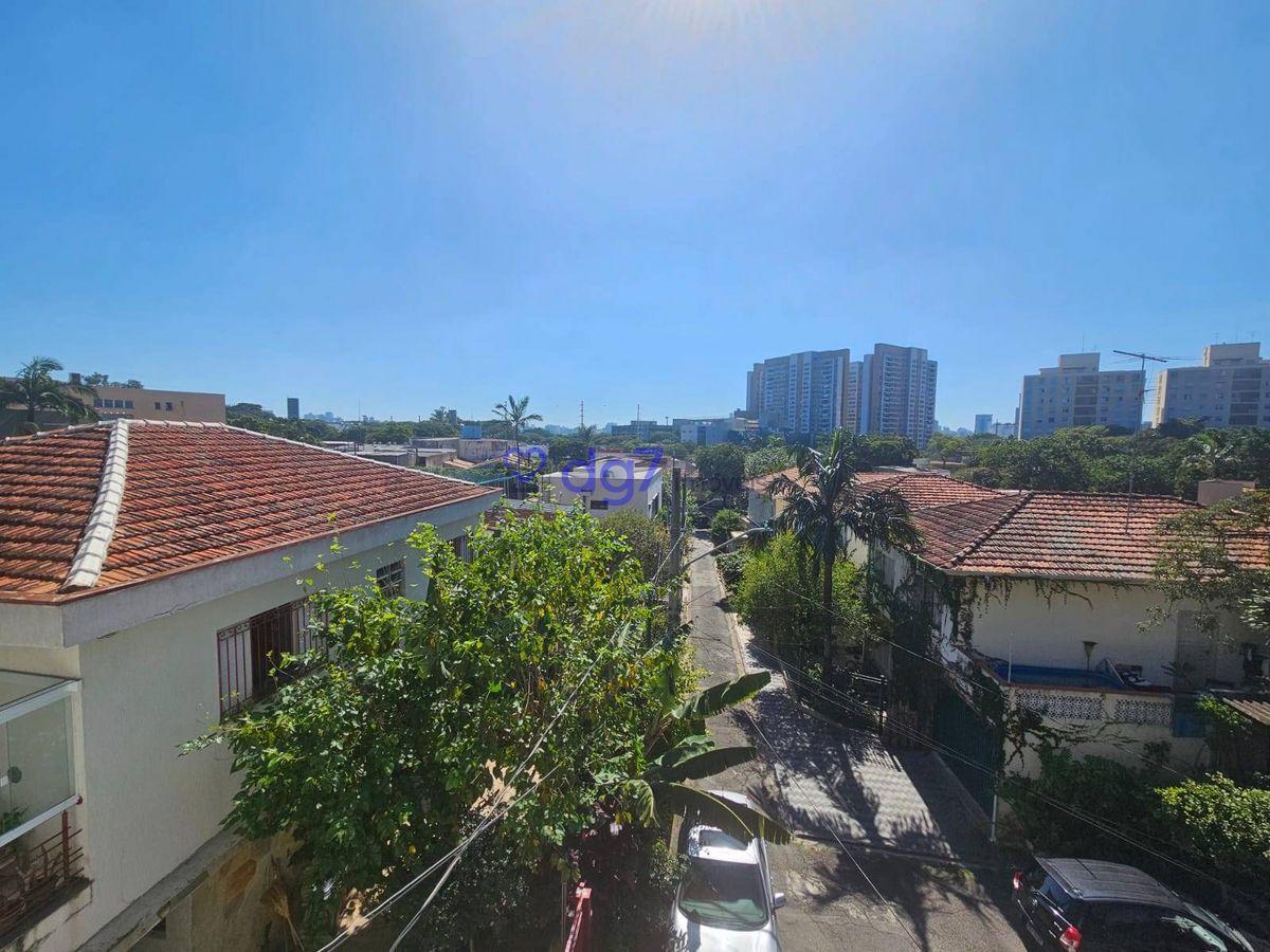 Casa de vila a poucos minutos do metrô