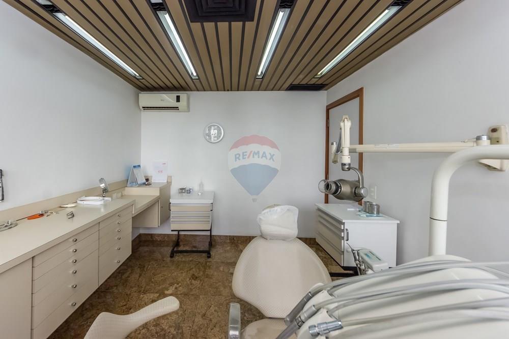 Conjunto comercial no Jardim Paulistano, na divisa com o Itaim Bibi