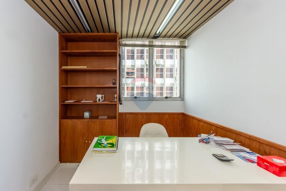 Conjunto comercial no Jardim Paulistano, na divisa com o Itaim Bibi