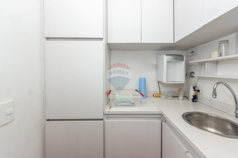 Conjunto comercial no Jardim Paulistano, na divisa com o Itaim Bibi