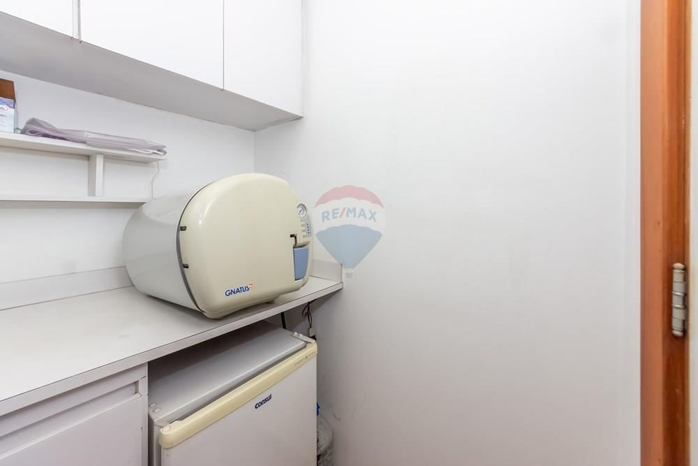 Conjunto comercial no Jardim Paulistano, na divisa com o Itaim Bibi
