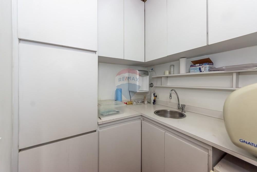 Conjunto comercial no Jardim Paulistano, na divisa com o Itaim Bibi