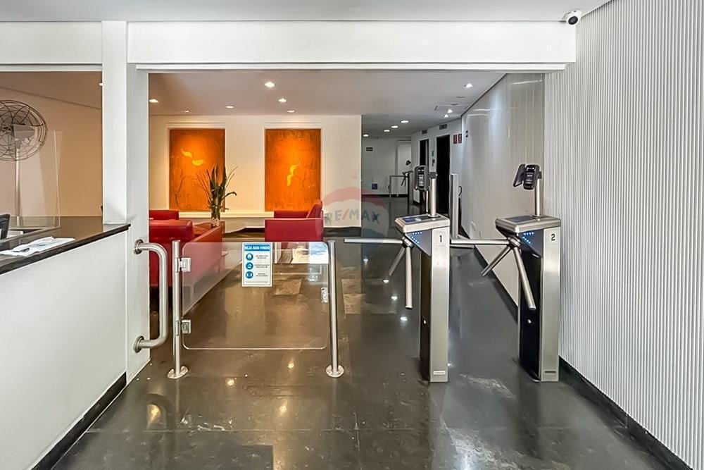 Conjunto comercial no Jardim Paulistano, na divisa com o Itaim Bibi