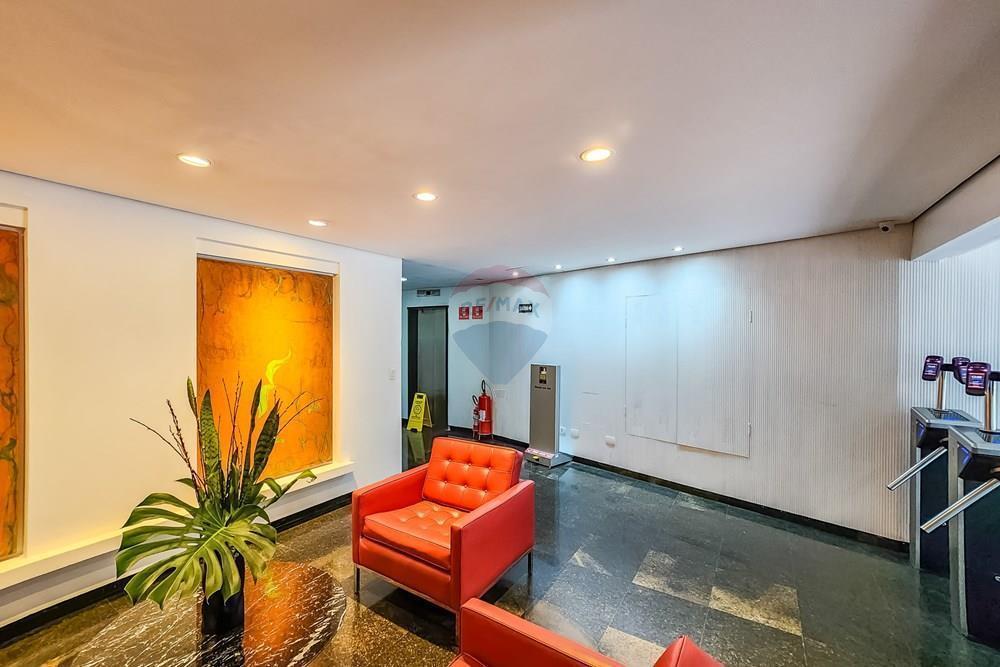 Conjunto comercial no Jardim Paulistano, na divisa com o Itaim Bibi