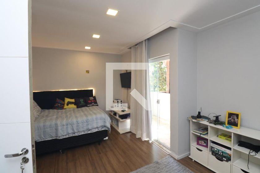Casa à Venda – Vila Irmaos Arnoni, 3 Quartos, 500 m² – São Paulo