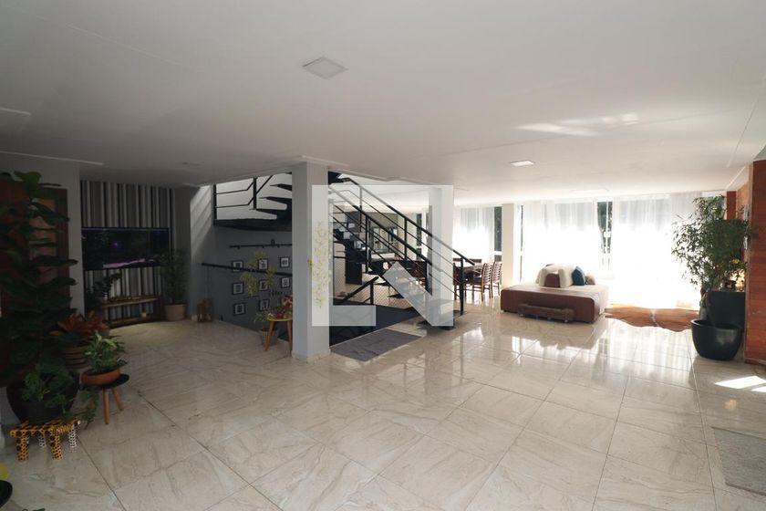 Casa à Venda – Vila Irmaos Arnoni, 3 Quartos, 500 m² – São Paulo