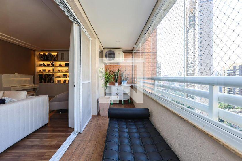 Apartamento à Venda – Portal do Morumbi, 3 Quartos, 240 m² – São Paulo