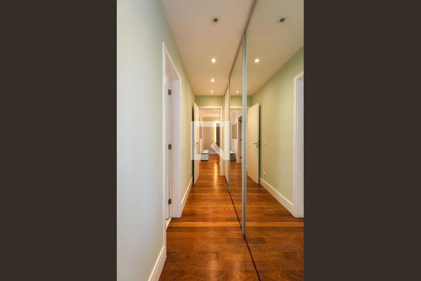 Apartamento à Venda – Portal do Morumbi, 3 Quartos, 240 m² – São Paulo