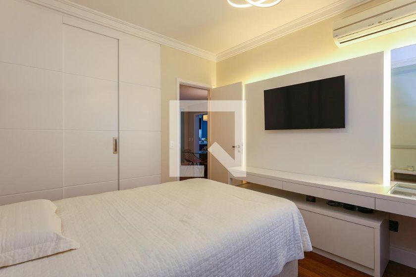 Apartamento à Venda – Portal do Morumbi, 3 Quartos, 240 m² – São Paulo