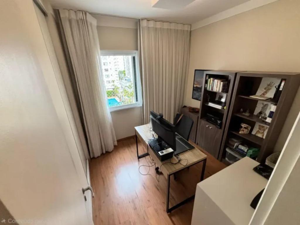 Apartamento à venda – em Moema