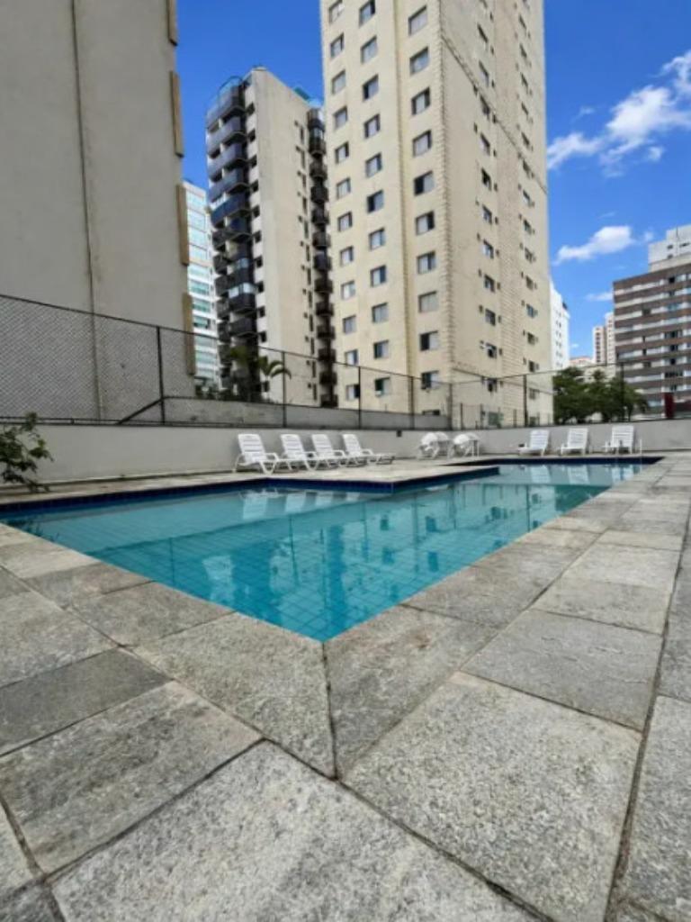 Apartamento à venda – em Moema