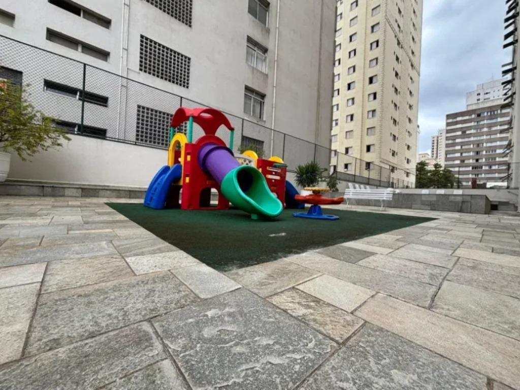 Apartamento à venda – em Moema