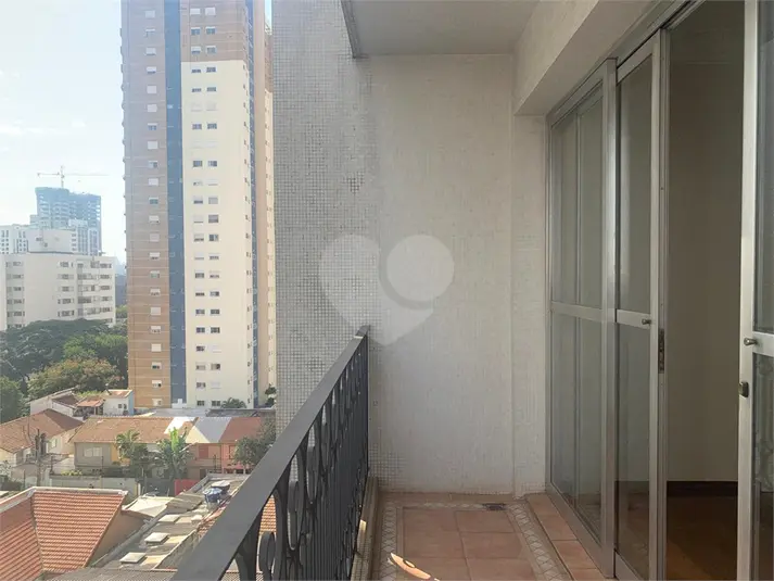 Apartamento com 3 quartos para alugar em Pinheiros – SP