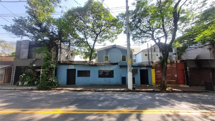Casa com 3 quartos à venda ou para alugar em Chácara Santo Antônio – SP