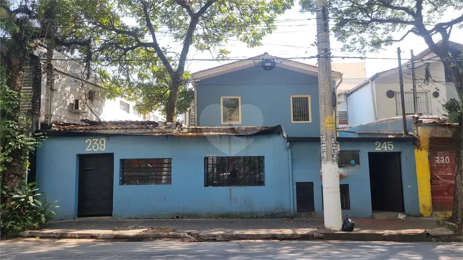 Casa com 3 quartos à venda ou para alugar em Chácara Santo Antônio – SP