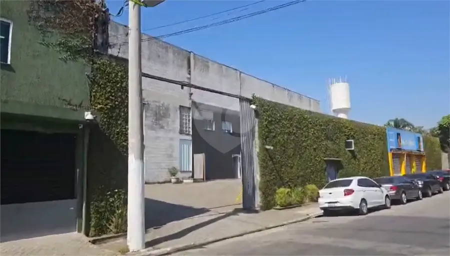 Galpão à venda em Penha – SP