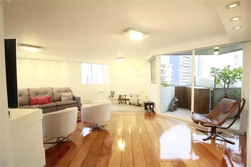 Apartamento com 4 quartos à venda em Moema – SP