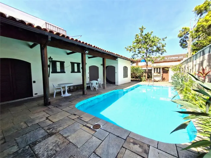 Casa térrea com 5 quartos à venda em Granja Julieta – SP