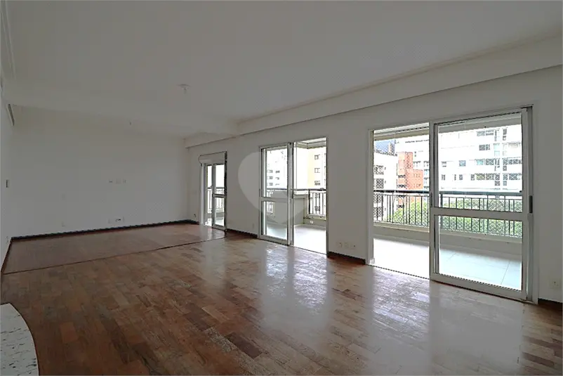 Apartamento com 4 quartos à venda em Moema – SP