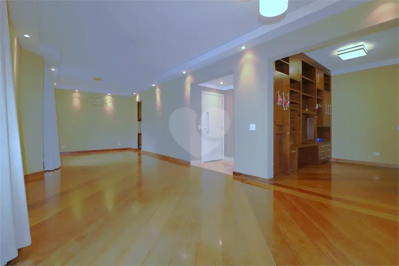 Apartamento com 4 quartos à venda em Moema – SP