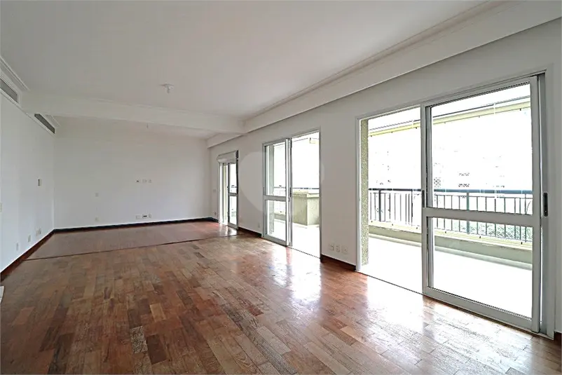 Apartamento com 4 quartos à venda em Moema – SP