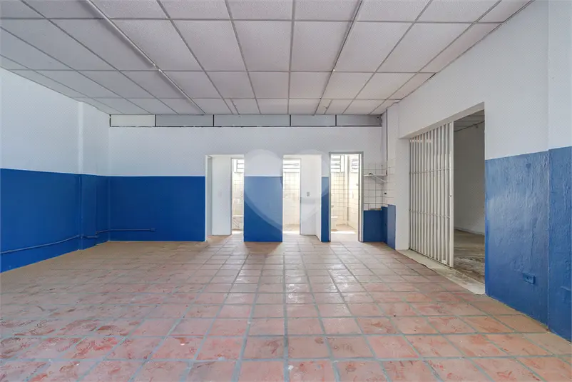 Prédio inteiro à venda em Saúde – SP