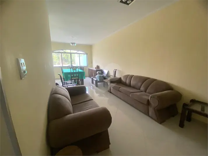 Sobrado com 5 quartos para alugar em Jaguara – SP