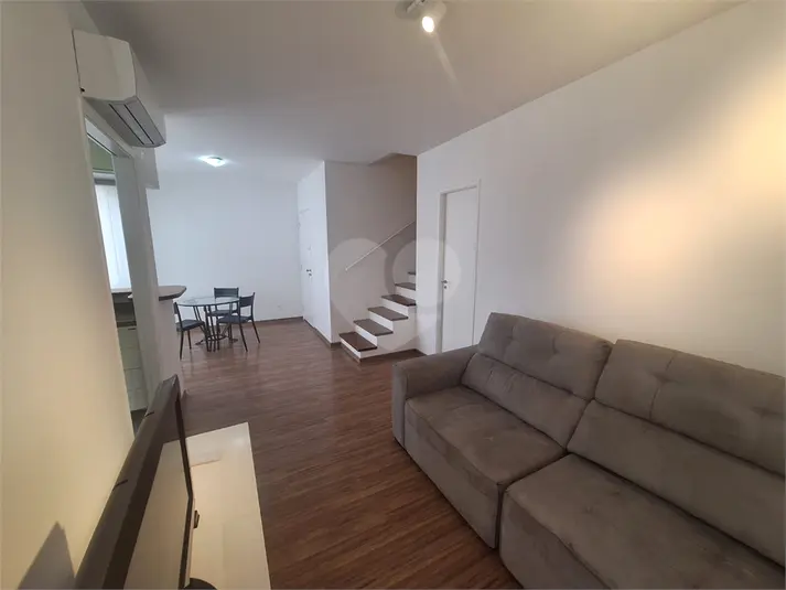 Duplex com 2 quartos para alugar em Moema – SP