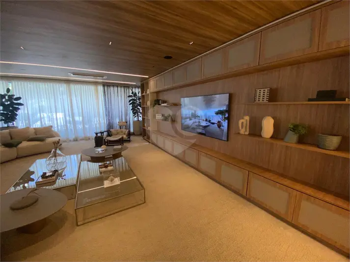 Apartamento com 4 quartos à venda em Moema – SP