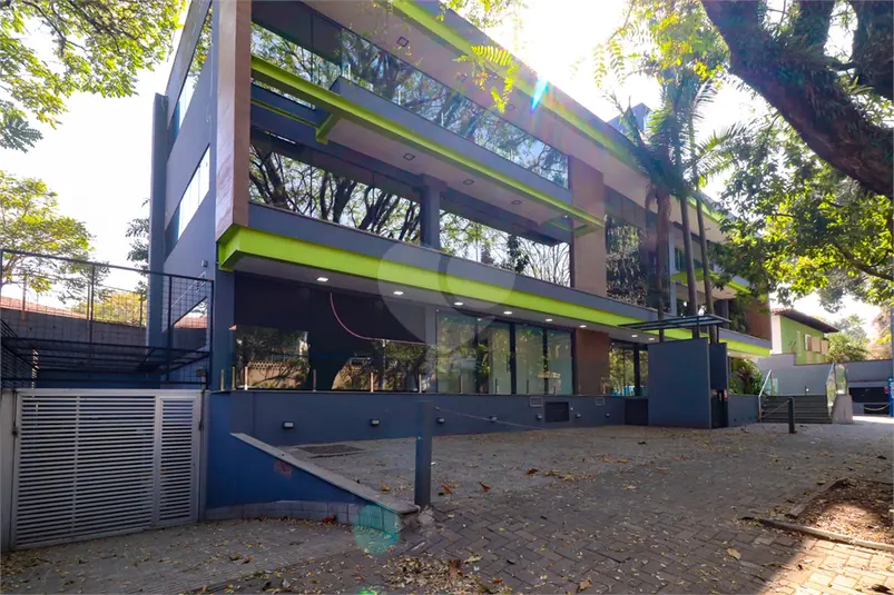 Prédio inteiro à venda em Alto de Pinheiros – SP