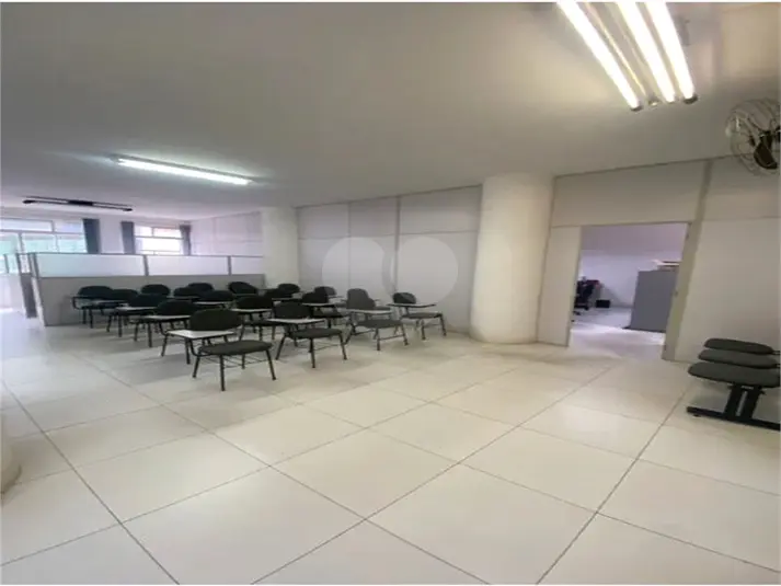 Salas à venda ou para alugar em Centro – SP