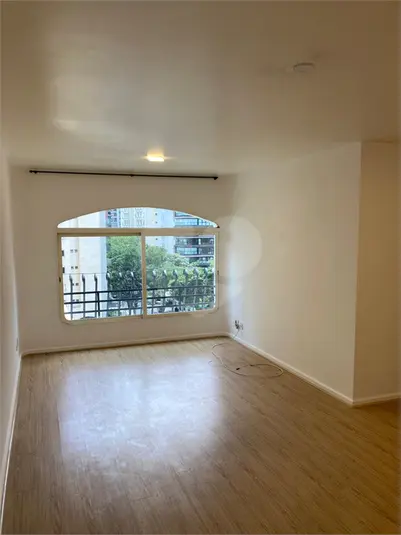 Apartamento com 3 quartos para alugar em Jardim Paulista – SP