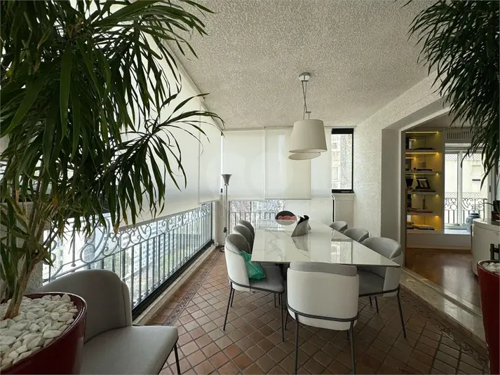 Apartamento com 3 quartos à venda em Bela Vista – SP