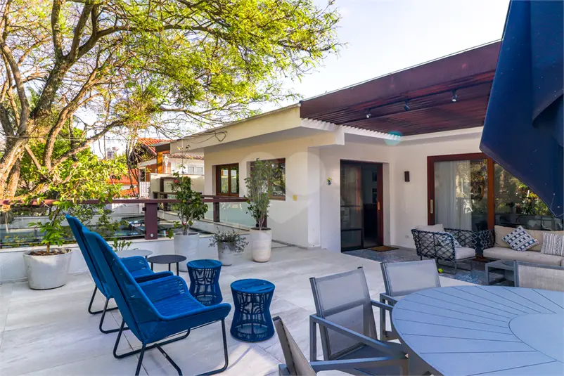 Casa com 3 quartos à venda em Alto de Pinheiros – SP