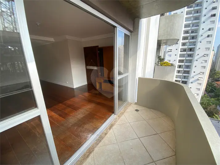 Apartamento com 3 quartos à venda em Moema – SP