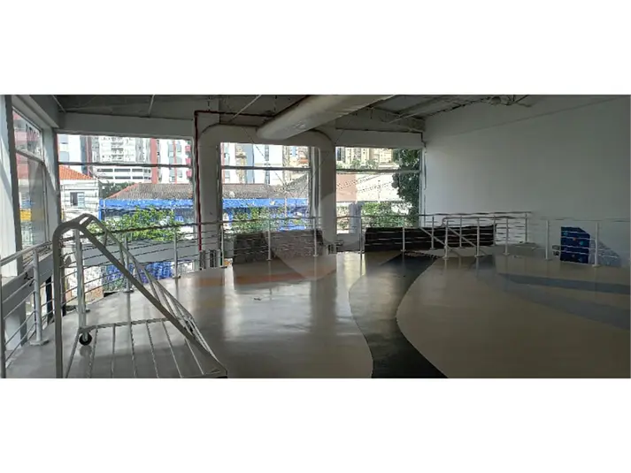 Galpão para alugar em Santana – SP
