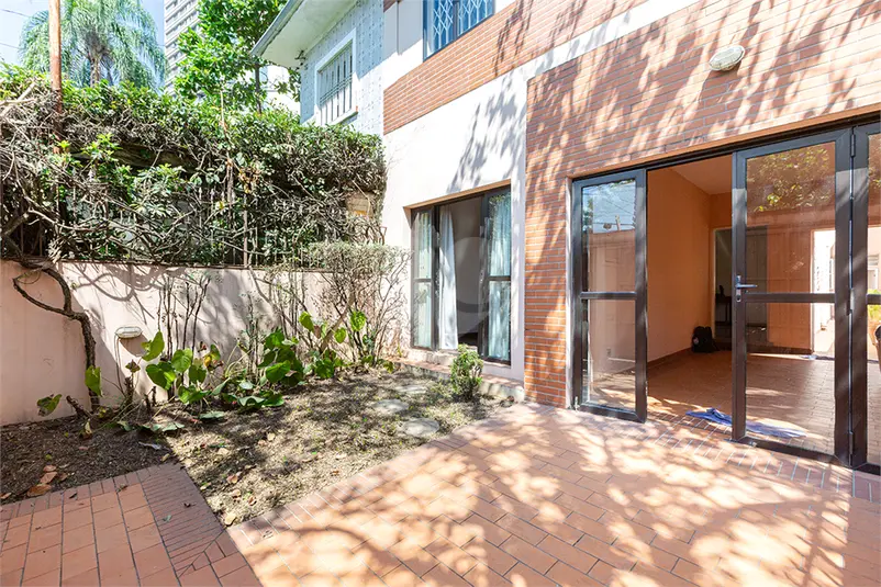 Sobrado com 4 quartos à venda em Vila Madalena – SP
