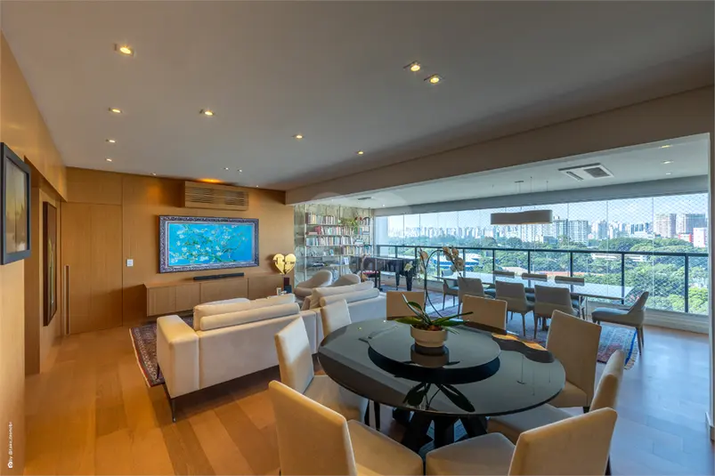 Apartamento com 3 quartos à venda em Moema – SP