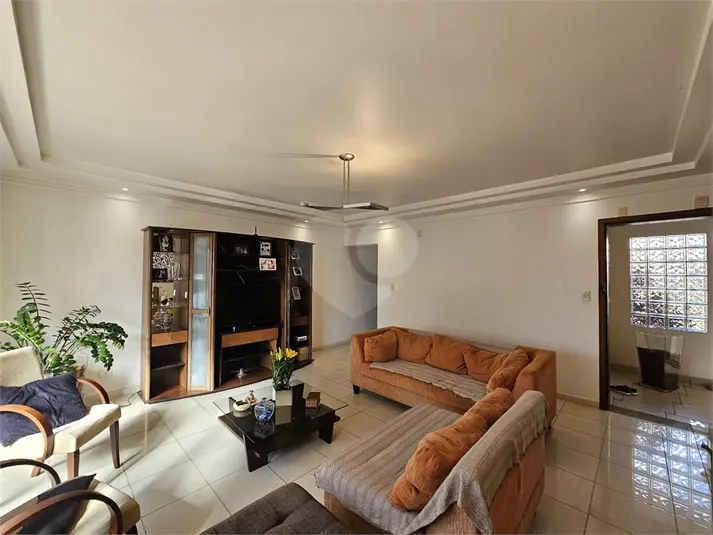 Sobrado com 3 quartos à venda em Santa Paula – SP