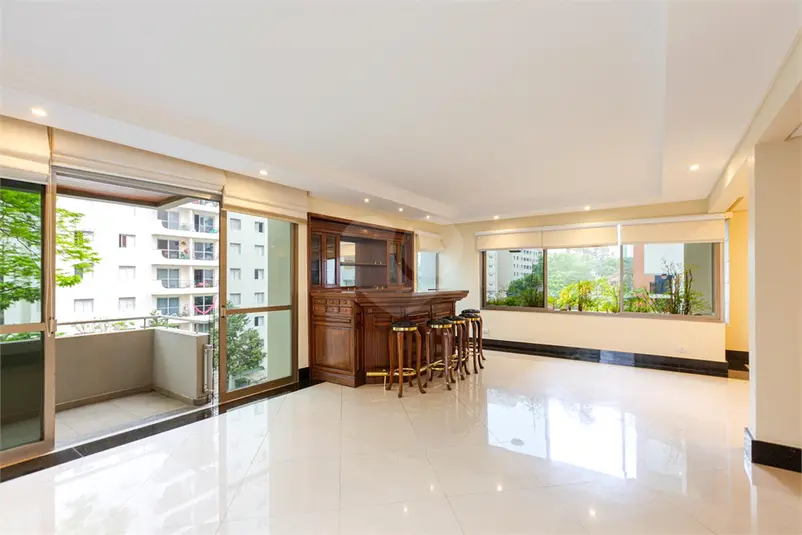 Apartamento com 4 quartos à venda em Moema – SP