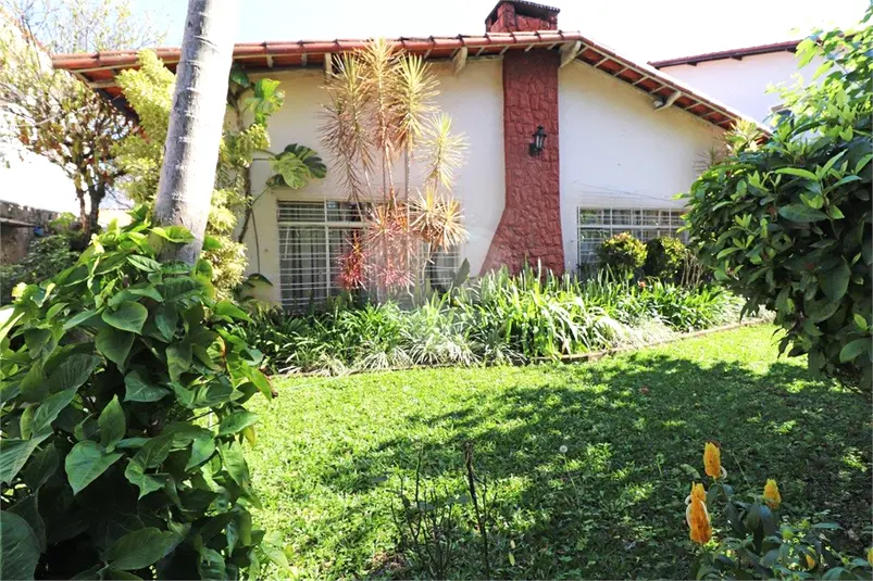 Casa térrea com 3 quartos à venda em Alto de Pinheiros – SP
