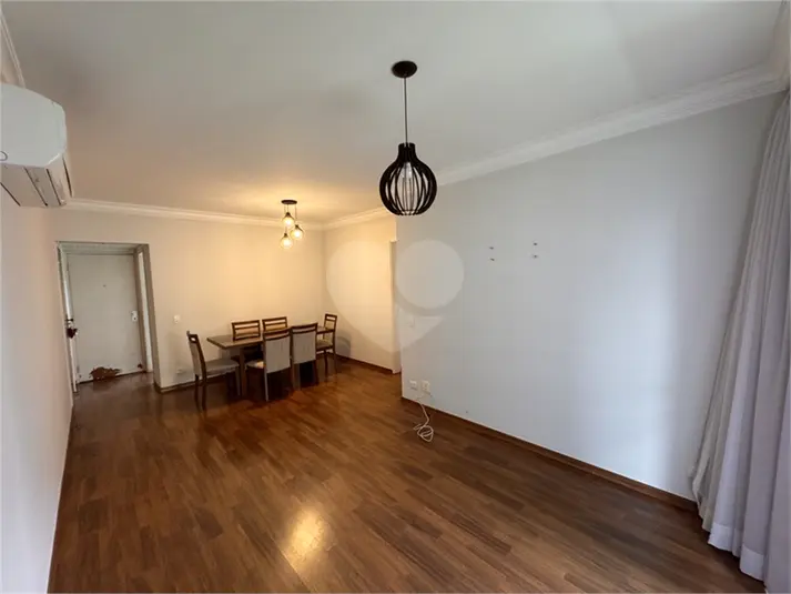 Apartamento com 3 quartos para alugar em Moema – SP