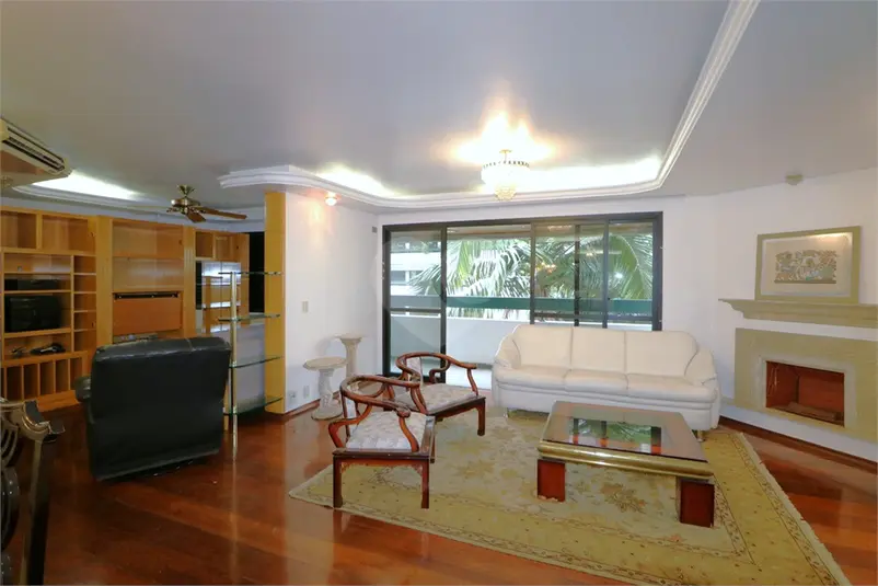 Apartamento com 4 quartos à venda em Moema – SP